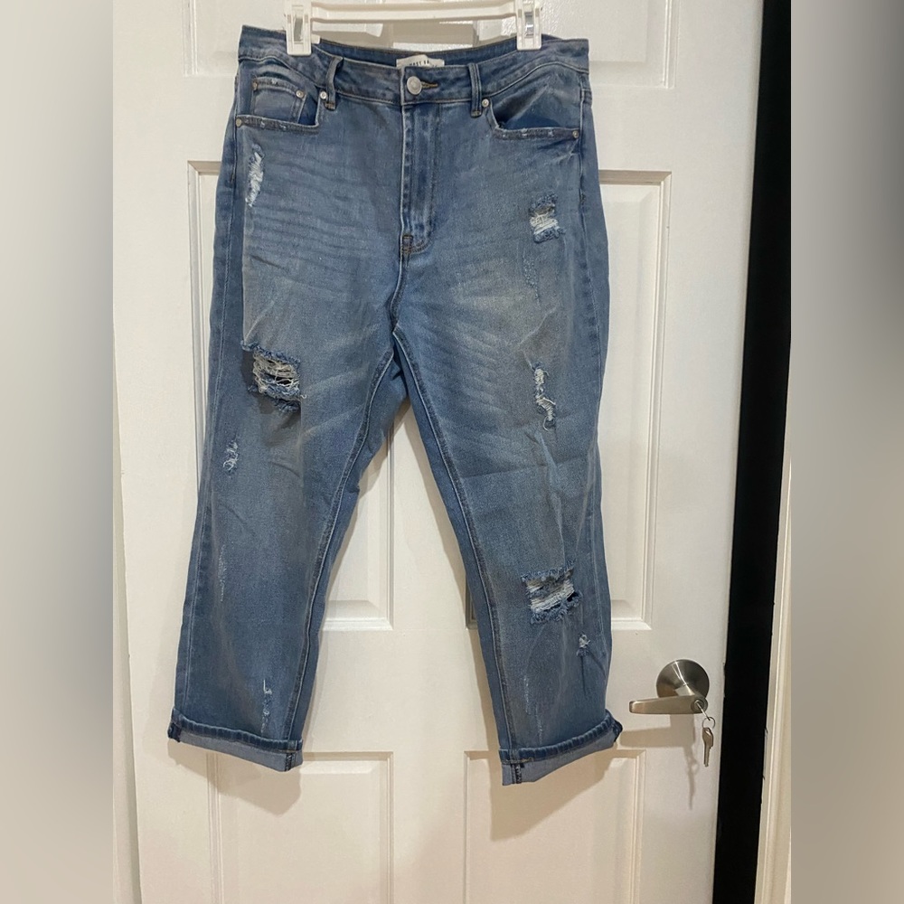 Only worn once Almost Famous jeans